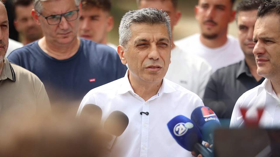 Mexhiti inspektoi punimet për ndërtimin e rrjetit primar të ujësjellësit në Merovë të Zhelinës