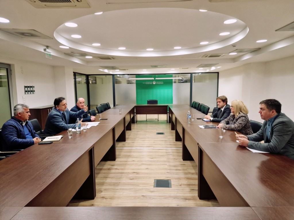 Заменик министерката Оџаклиеска одржа состанок со стручен тим на “Албанската Фондација за развој на локални капацитети”